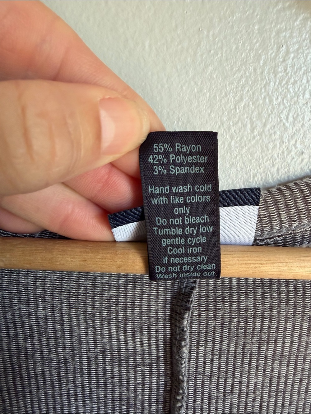 Daytrip Gray Ribbed Button Front Top Size Large - Picture 3 of 4
